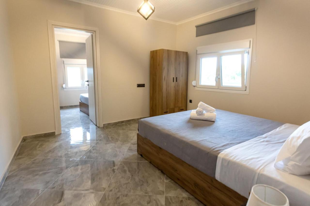 K&M Villas Nea Kallikrateia Esterno foto