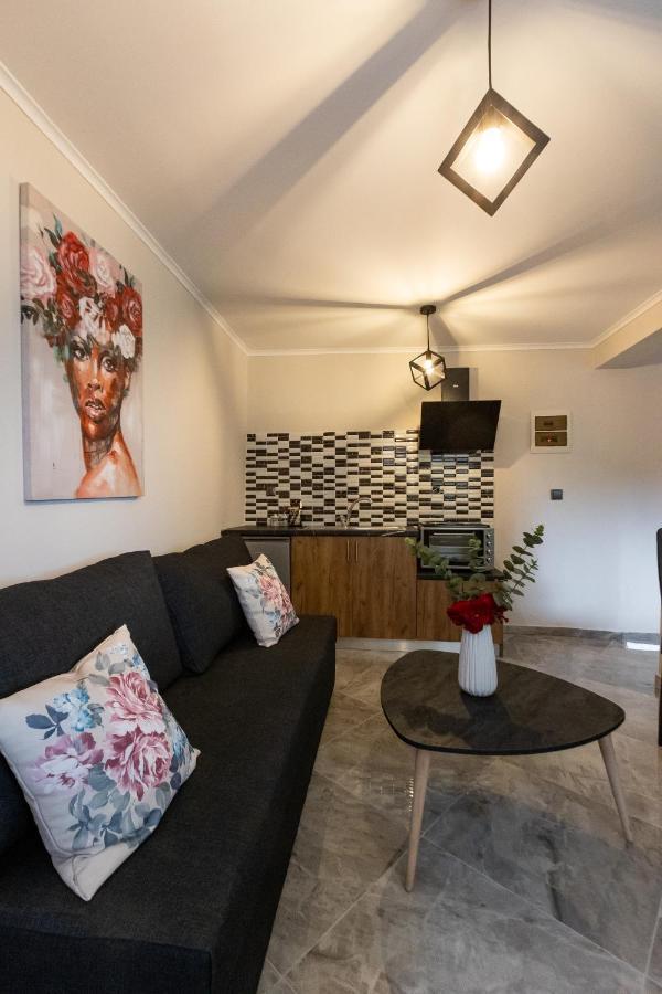 K&M Villas Nea Kallikrateia Esterno foto