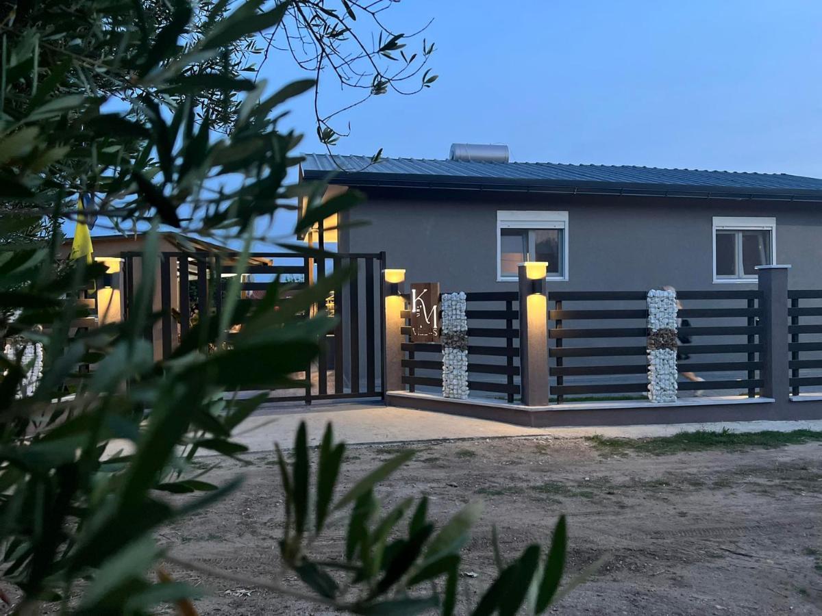 K&M Villas Nea Kallikrateia Esterno foto