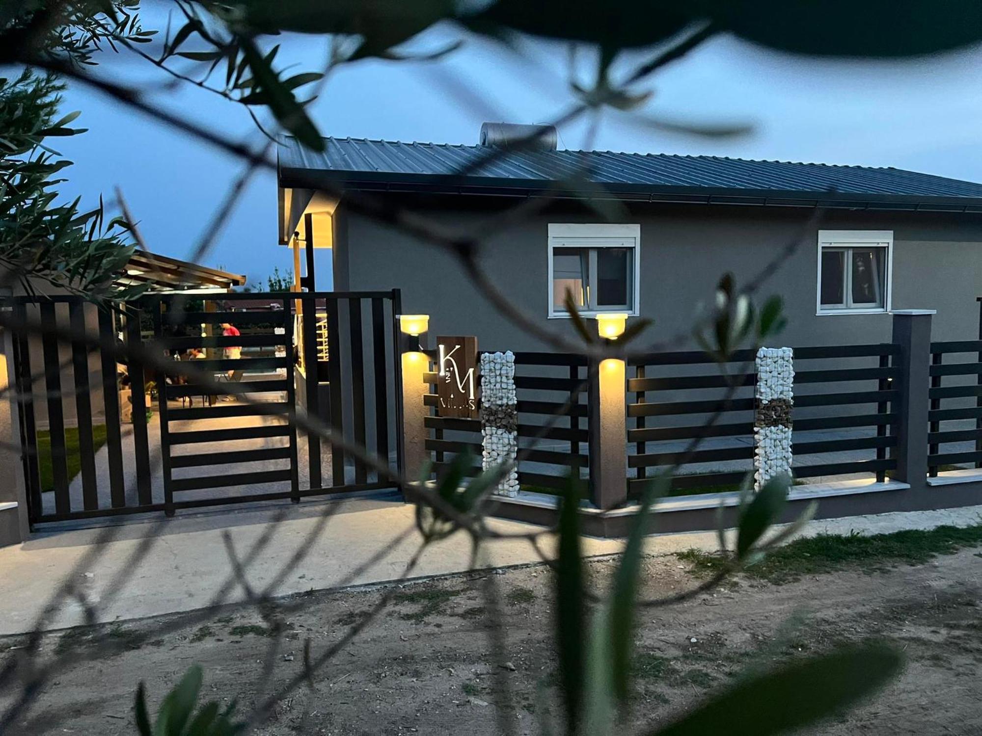 K&M Villas Nea Kallikrateia Esterno foto